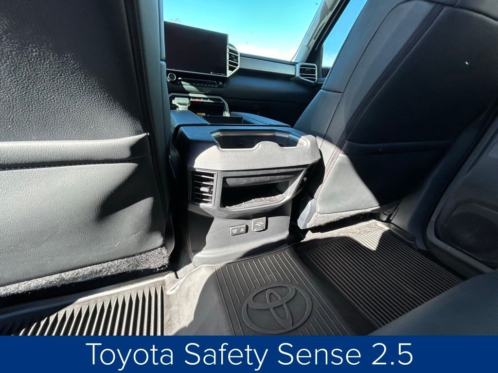 Toyota Tundra Limited CrewMax 4WD Hybrid 2024