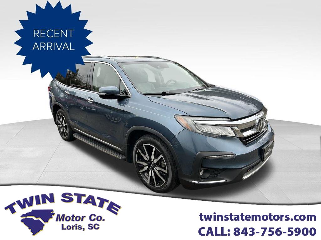 2019 Honda Pilot Touring w/Rear Captain's Chairs