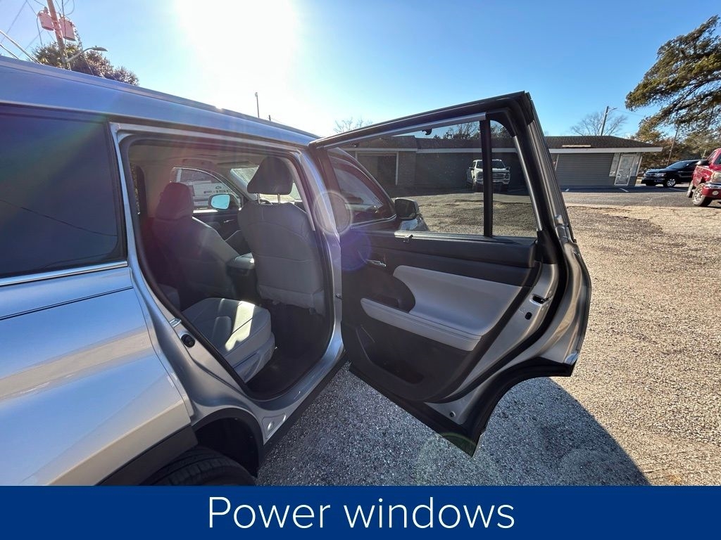 Toyota Highlander Others 2023