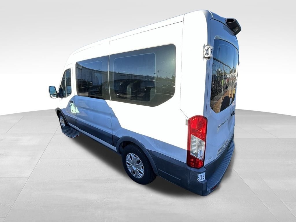 Ford Transit 150 Wagon Med. Roof XL w/Sliding Pass. 130-in. WB 2018