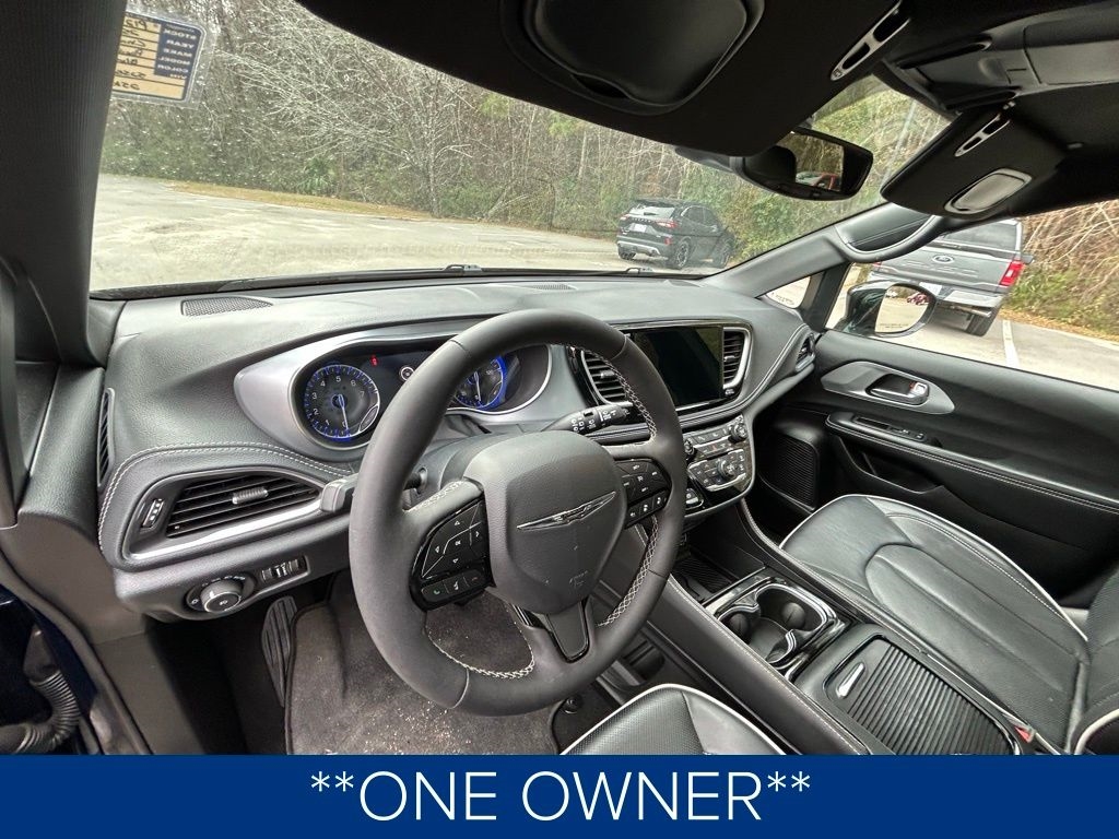 Chrysler Pacifica Limited 2025