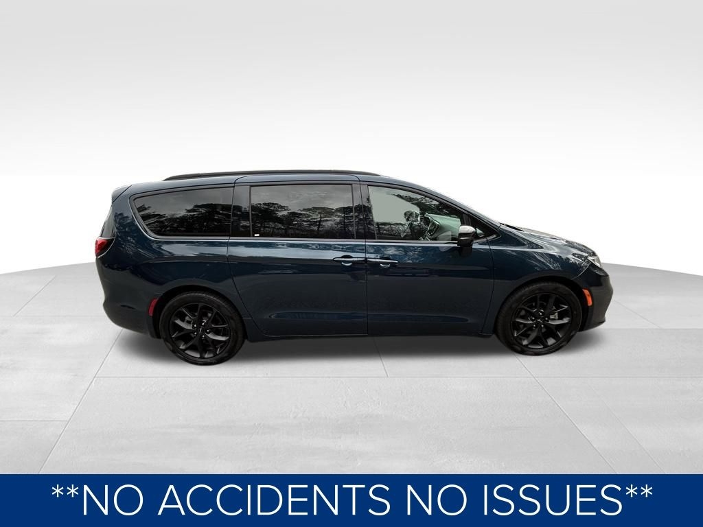 Chrysler Pacifica Limited 2025