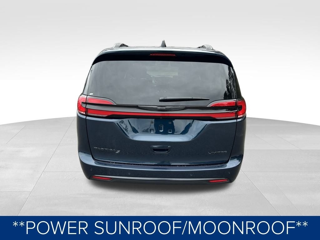 Chrysler Pacifica Limited 2025