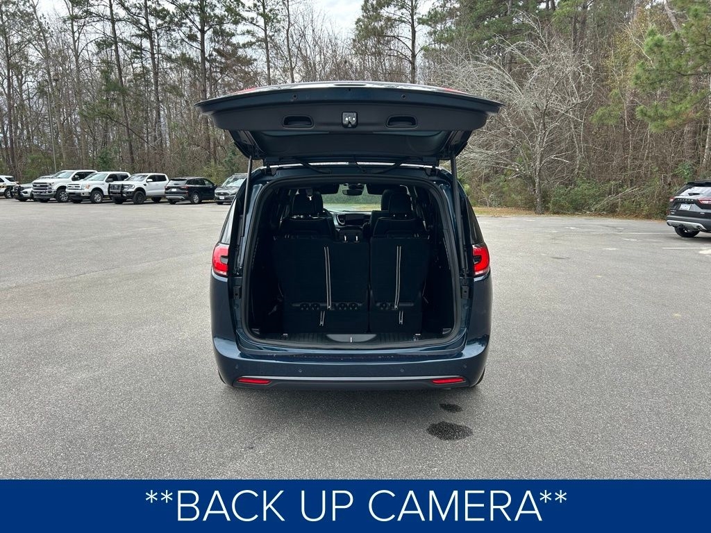 Chrysler Pacifica Limited 2025