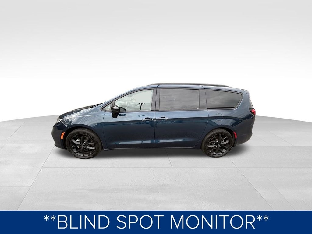 Chrysler Pacifica Limited 2025