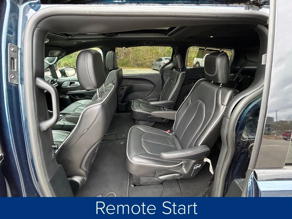 Chrysler Pacifica Limited 2025