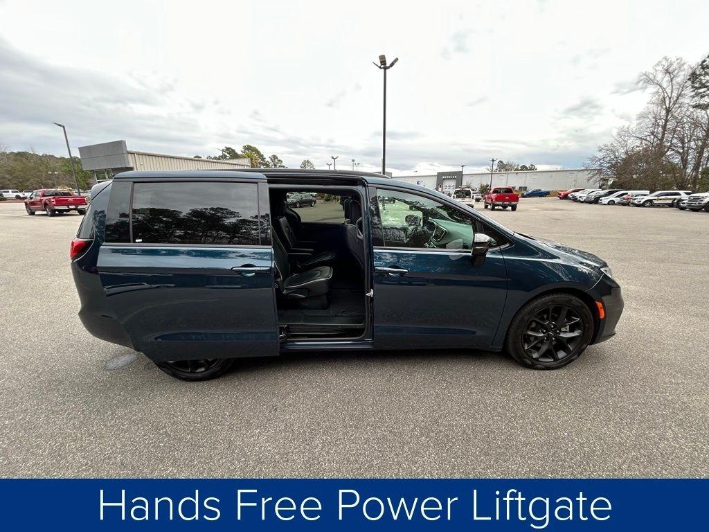 Chrysler Pacifica Limited 2025