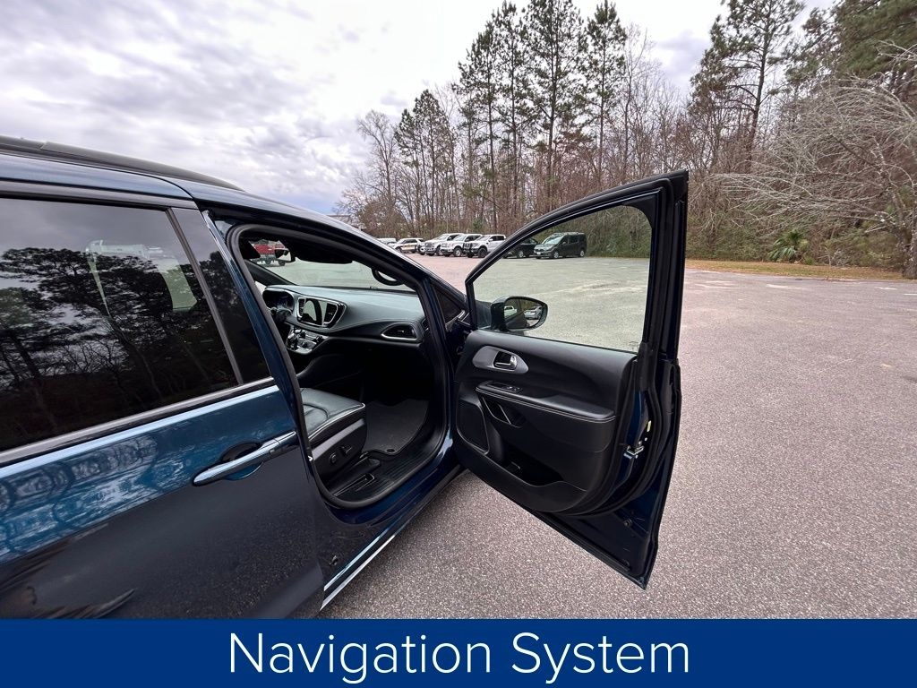 Chrysler Pacifica Limited 2025