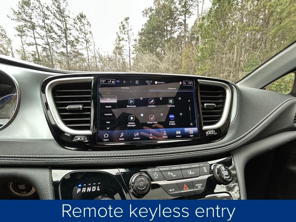 Chrysler Pacifica Limited 2025