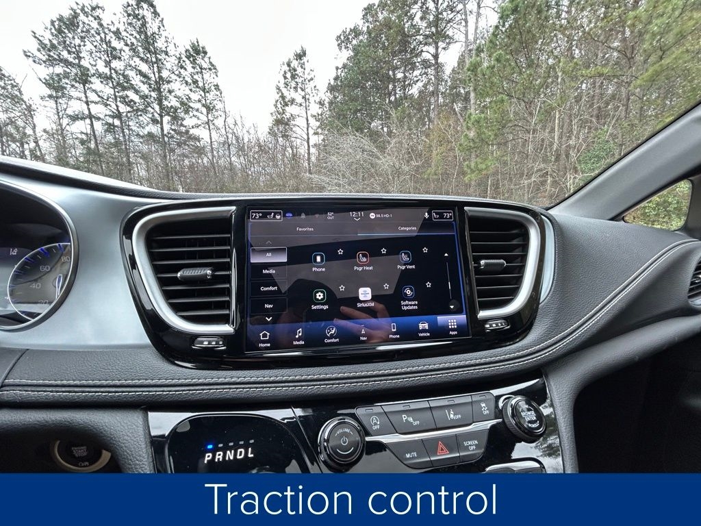 Chrysler Pacifica Limited 2025