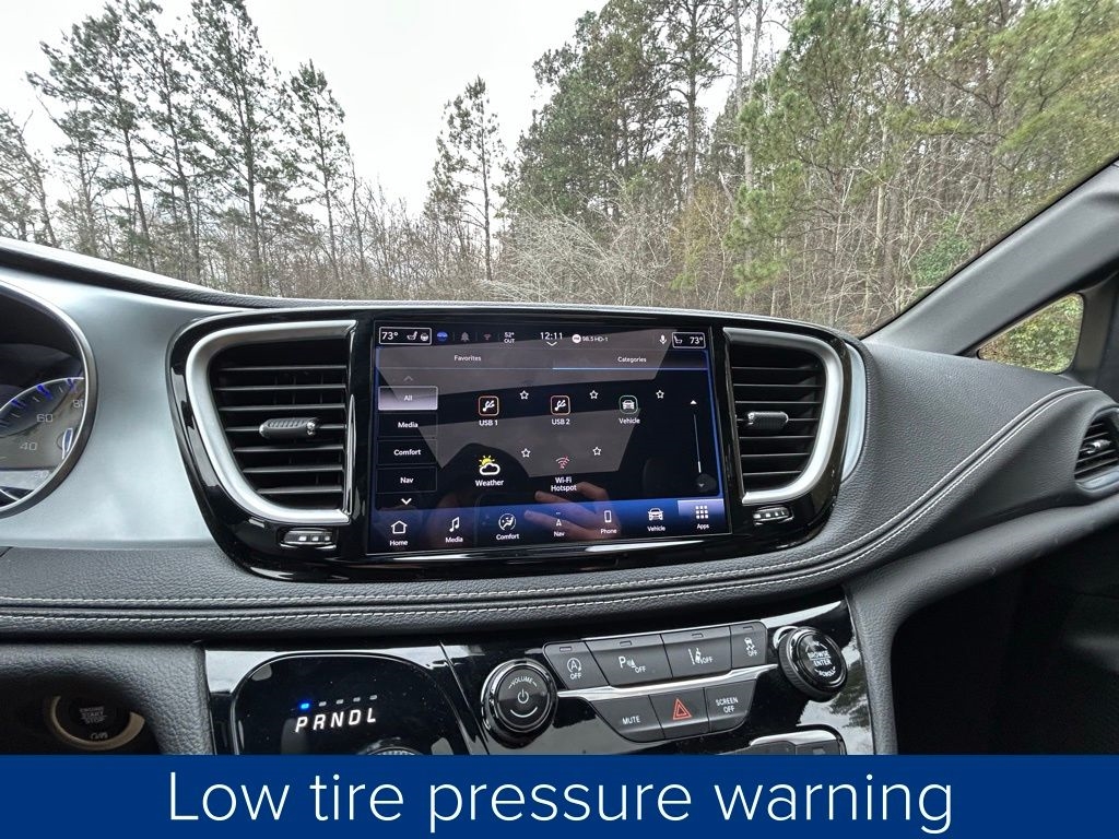 Chrysler Pacifica Limited 2025