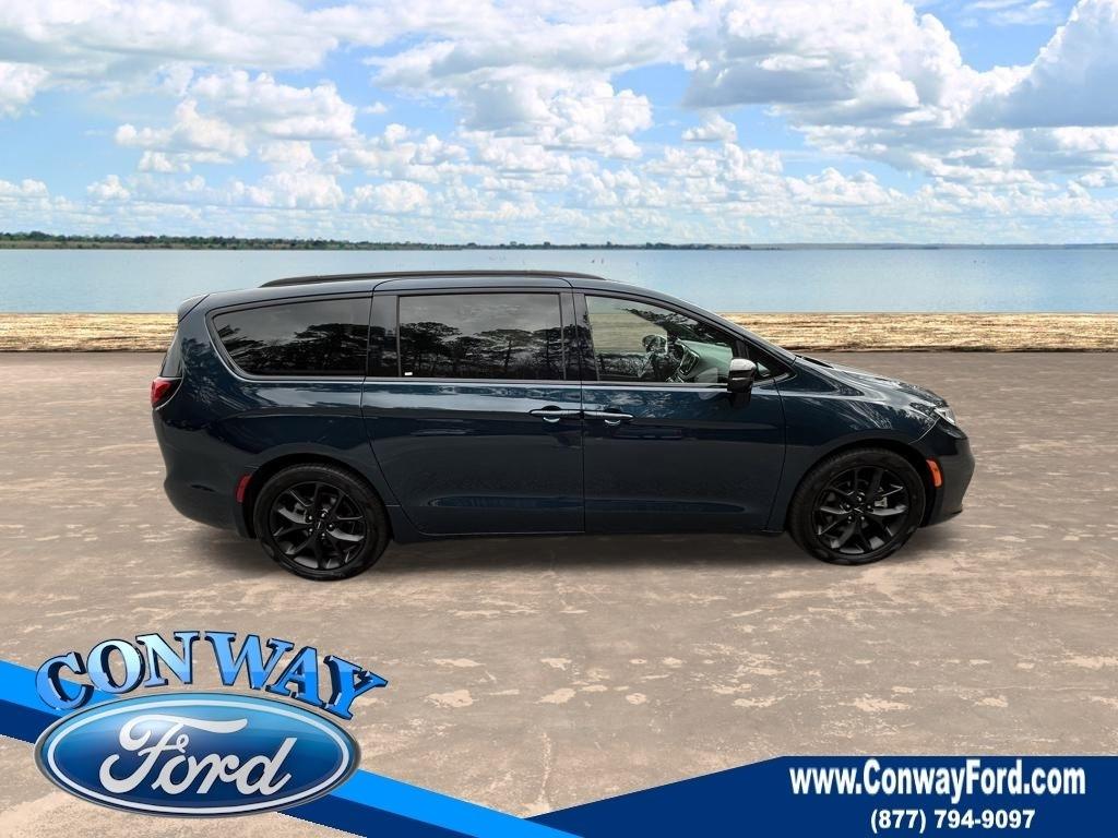 Chrysler Pacifica Limited 2025