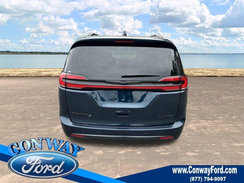 Chrysler Pacifica Limited 2025