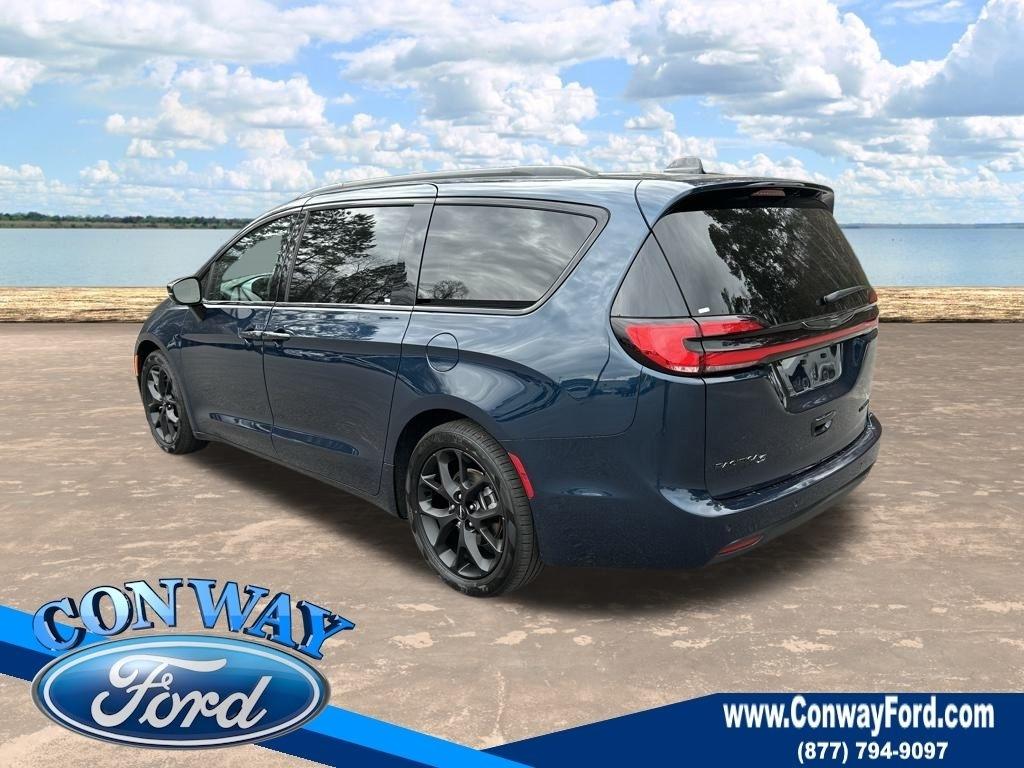 Chrysler Pacifica Limited 2025