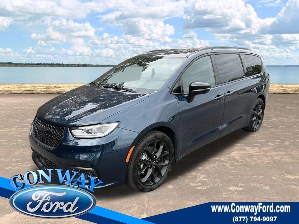 Chrysler Pacifica Limited 2025