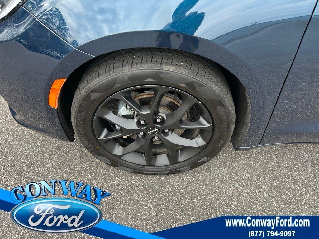 Chrysler Pacifica Limited 2025