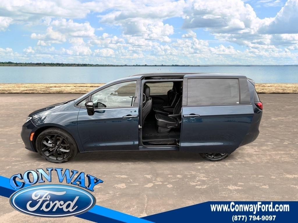 Chrysler Pacifica Limited 2025