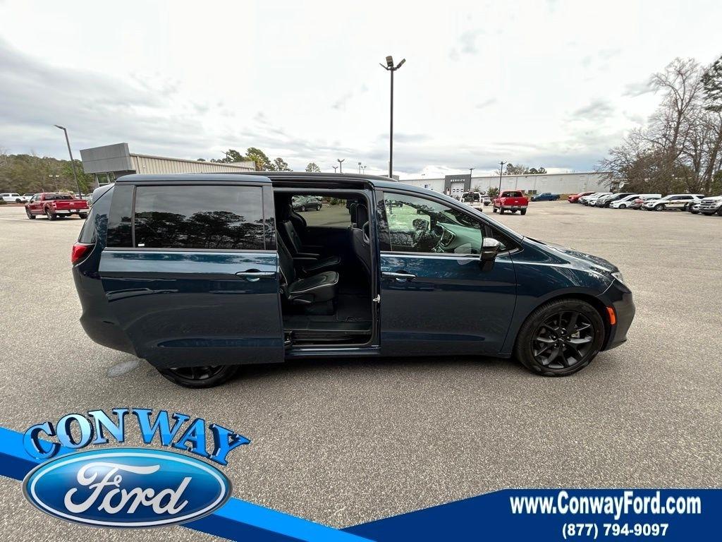 Chrysler Pacifica Limited 2025