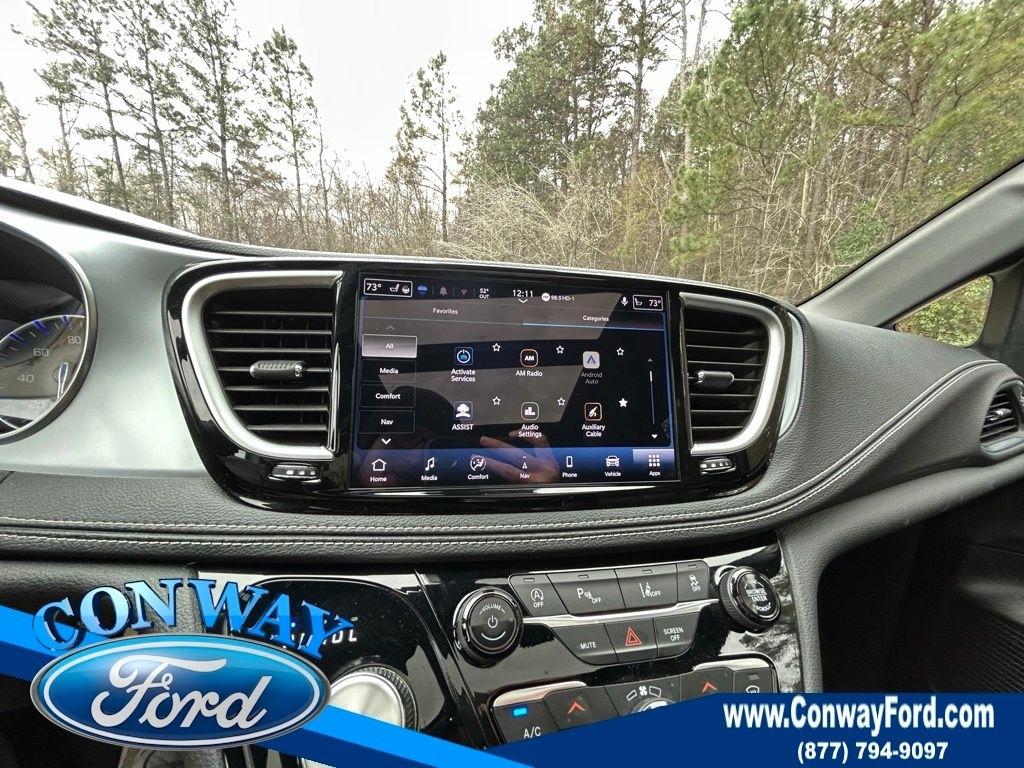 Chrysler Pacifica Limited 2025