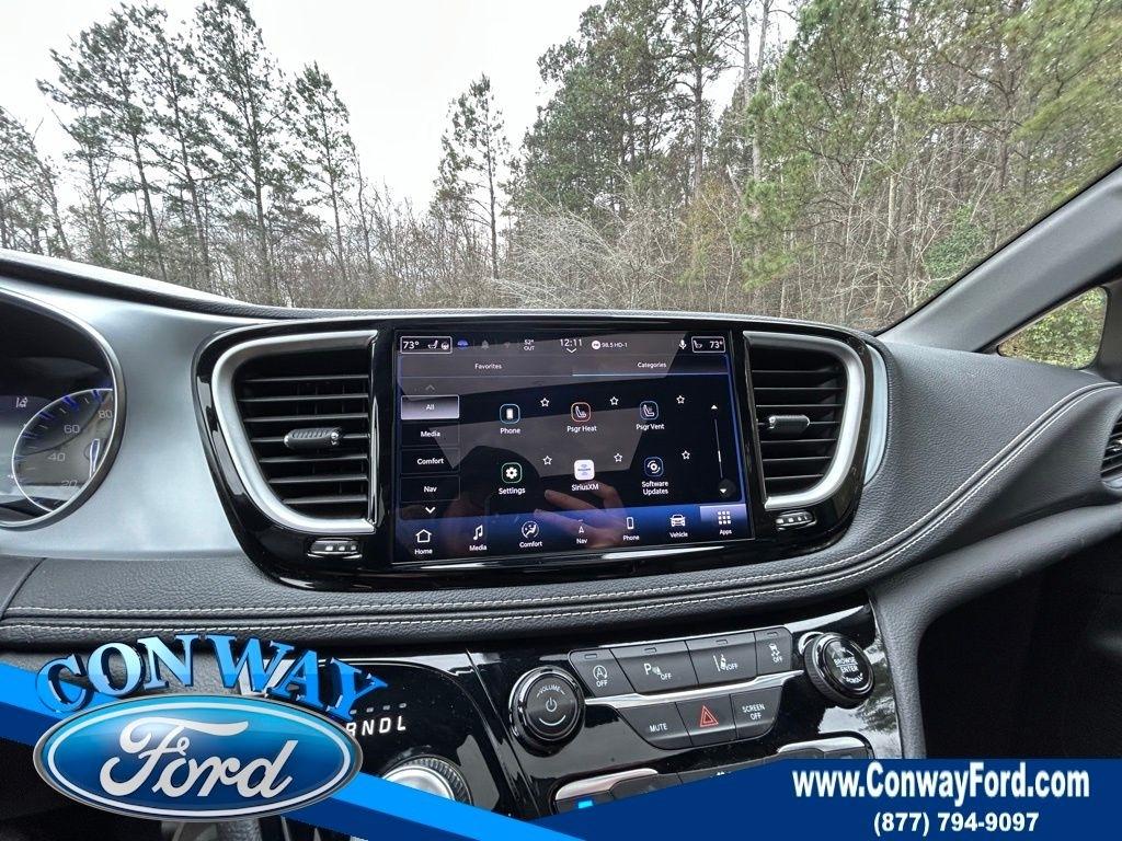 Chrysler Pacifica Limited 2025