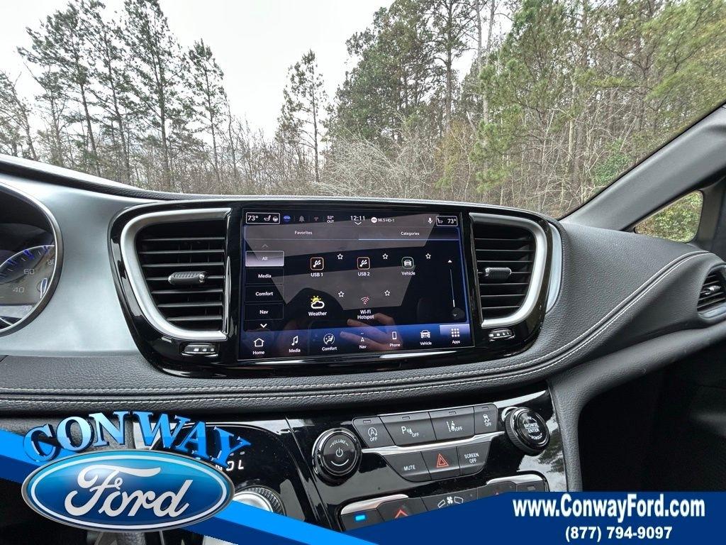 Chrysler Pacifica Limited 2025