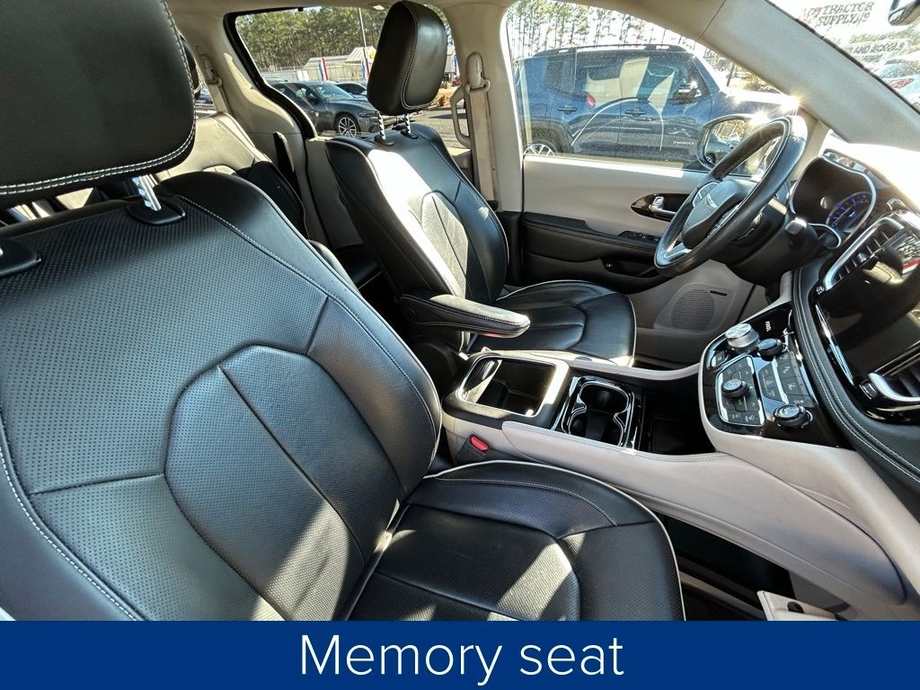 Chrysler Pacifica Hybrid Limited 2022