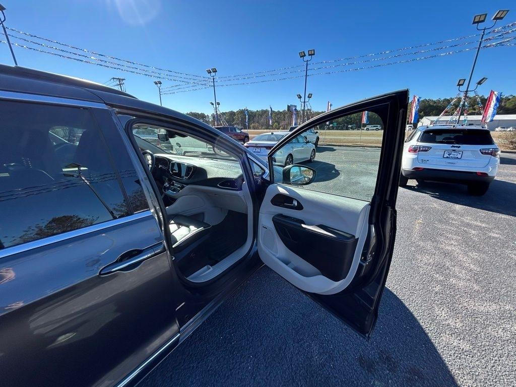 Chrysler Pacifica Hybrid Limited 2022