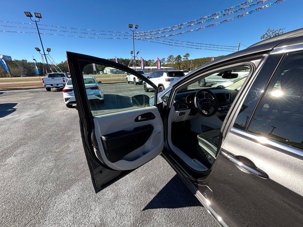 Chrysler Pacifica Hybrid Limited 2022