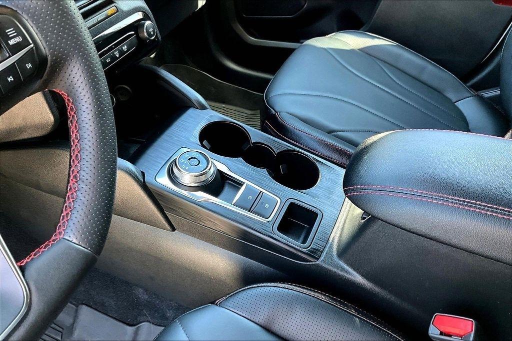 Ford Escape ST-Line Elite Hybrid AWD 2025