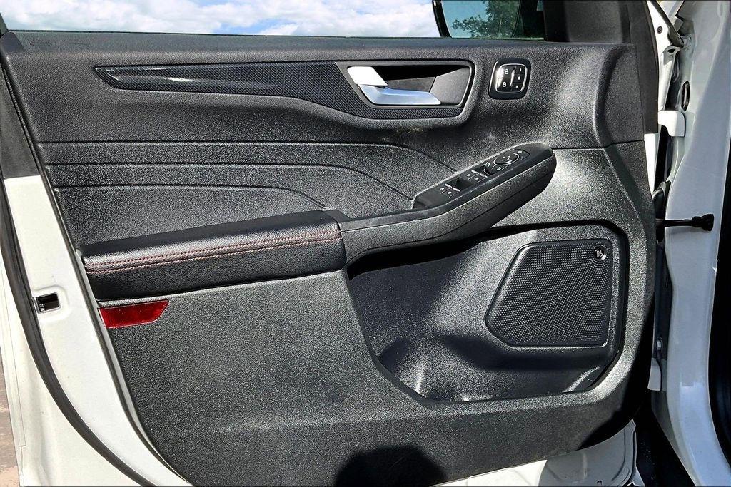 Ford Escape ST-Line Elite Hybrid AWD 2025