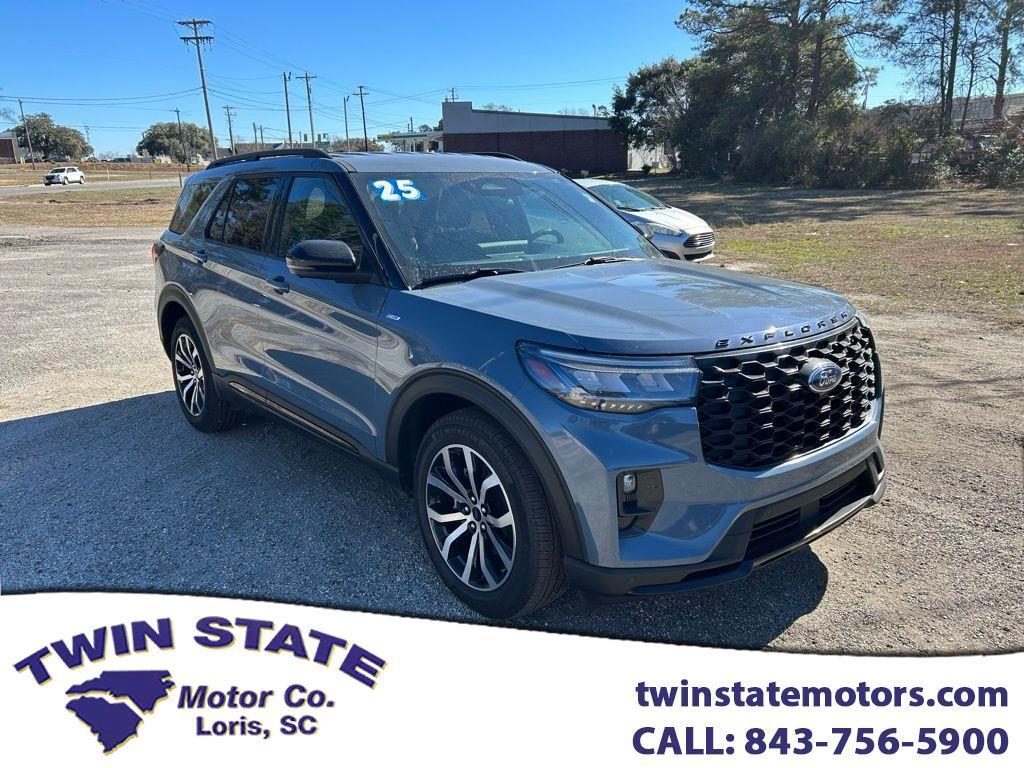 2025 Ford Explorer ST-Line