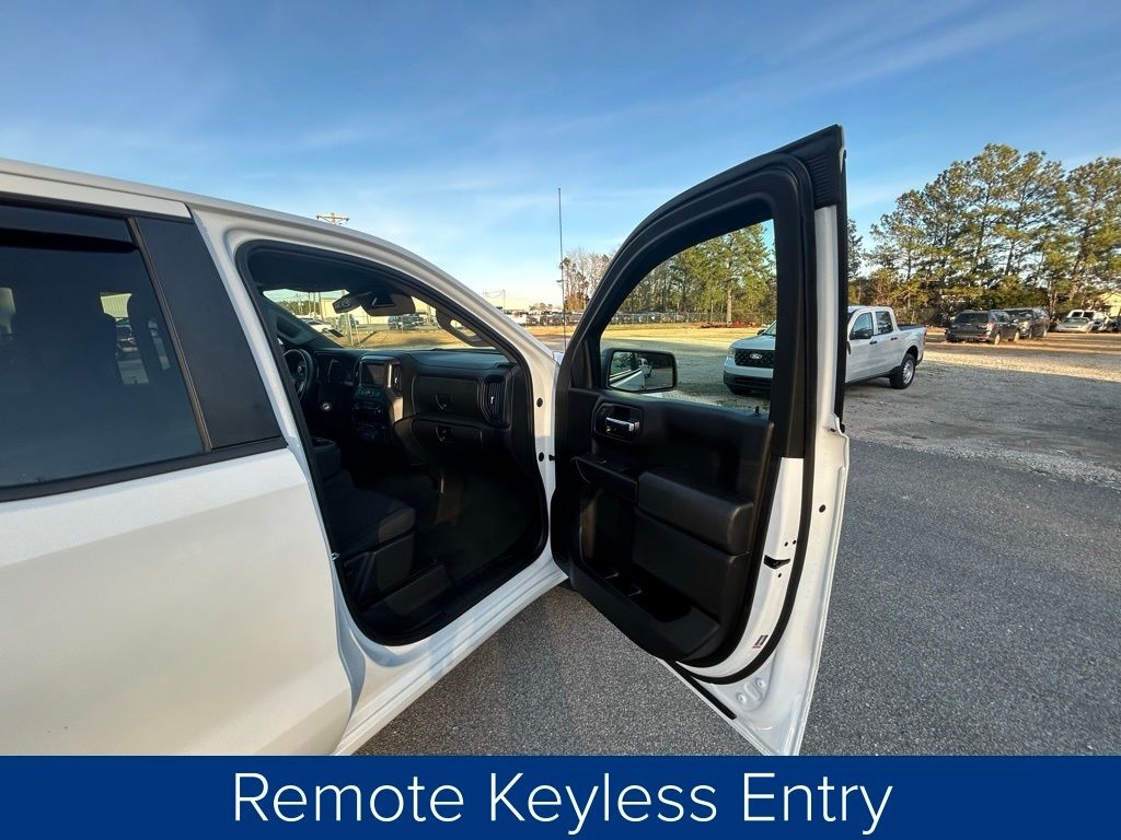 Chevrolet Silverado 1500 Custom Double Cab 4WD 2021