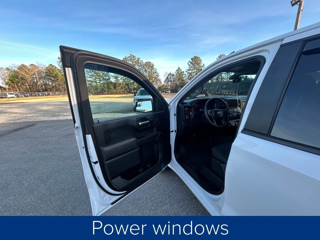 Chevrolet Silverado 1500 Custom Double Cab 4WD 2021