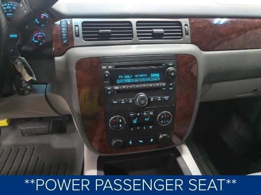 Chevrolet Suburban LT 1500 2WD 2012