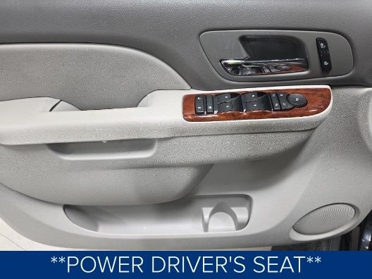 Chevrolet Suburban LT 1500 2WD 2012