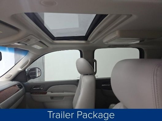 Chevrolet Suburban LT 1500 2WD 2012