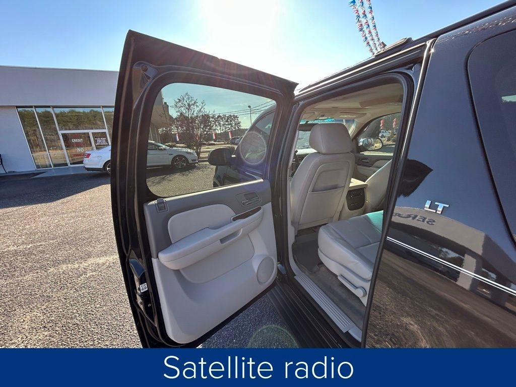 Chevrolet Suburban LT 1500 2WD 2012