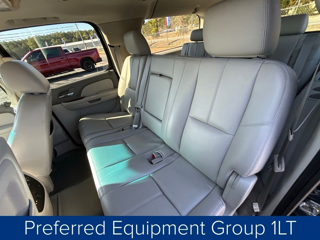 Chevrolet Suburban LT 1500 2WD 2012