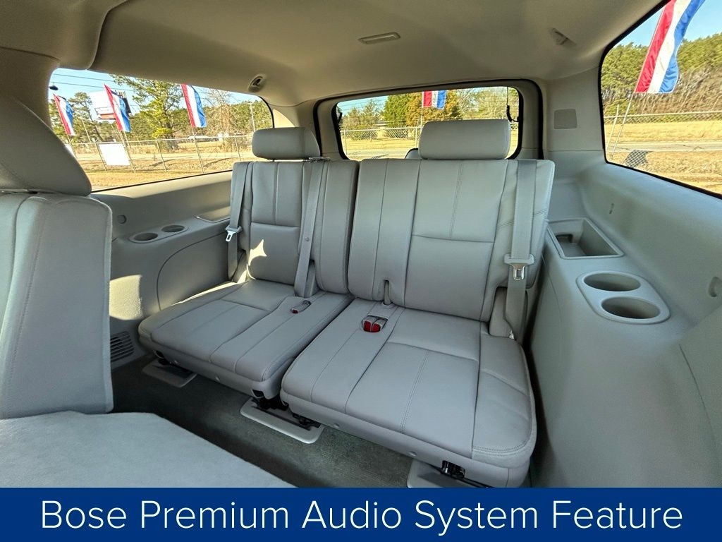 Chevrolet Suburban LT 1500 2WD 2012