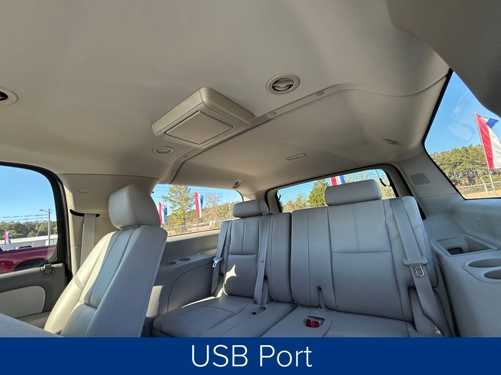 Chevrolet Suburban LT 1500 2WD 2012