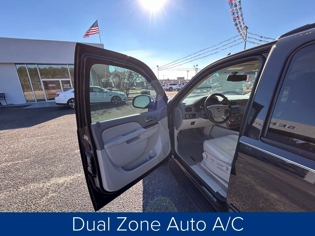 Chevrolet Suburban LT 1500 2WD 2012