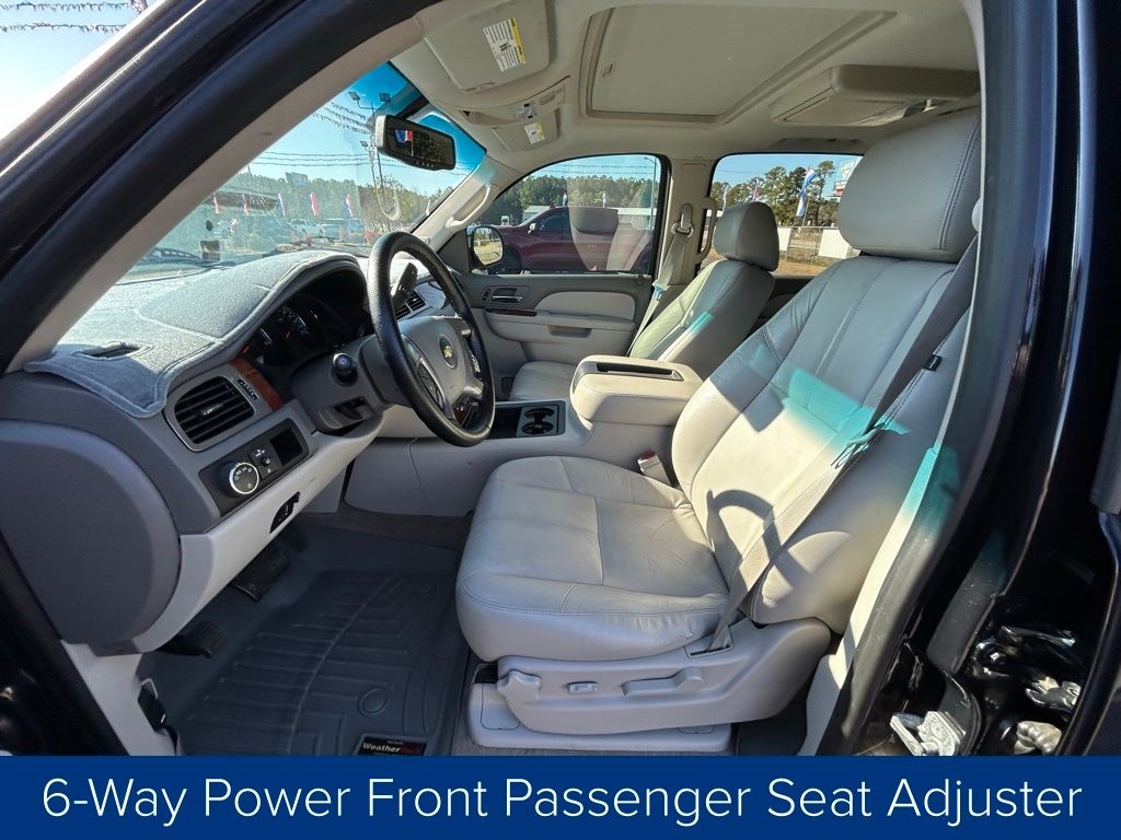 Chevrolet Suburban LT 1500 2WD 2012