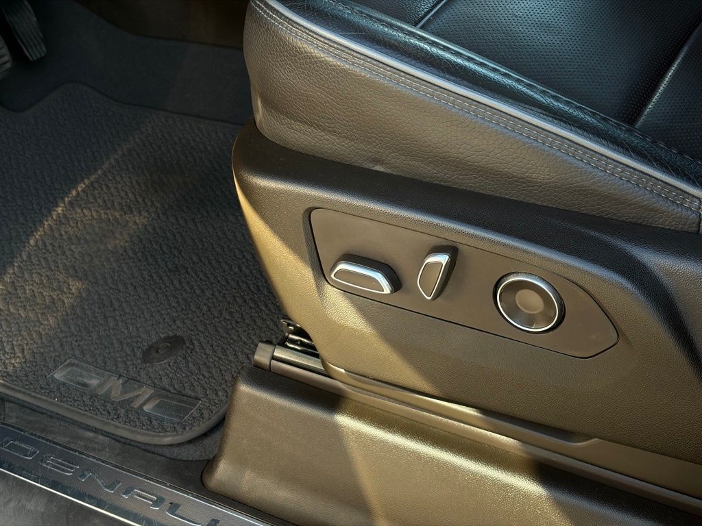 GMC Sierra 1500 Denali Crew Cab Short Box 4WD 2024