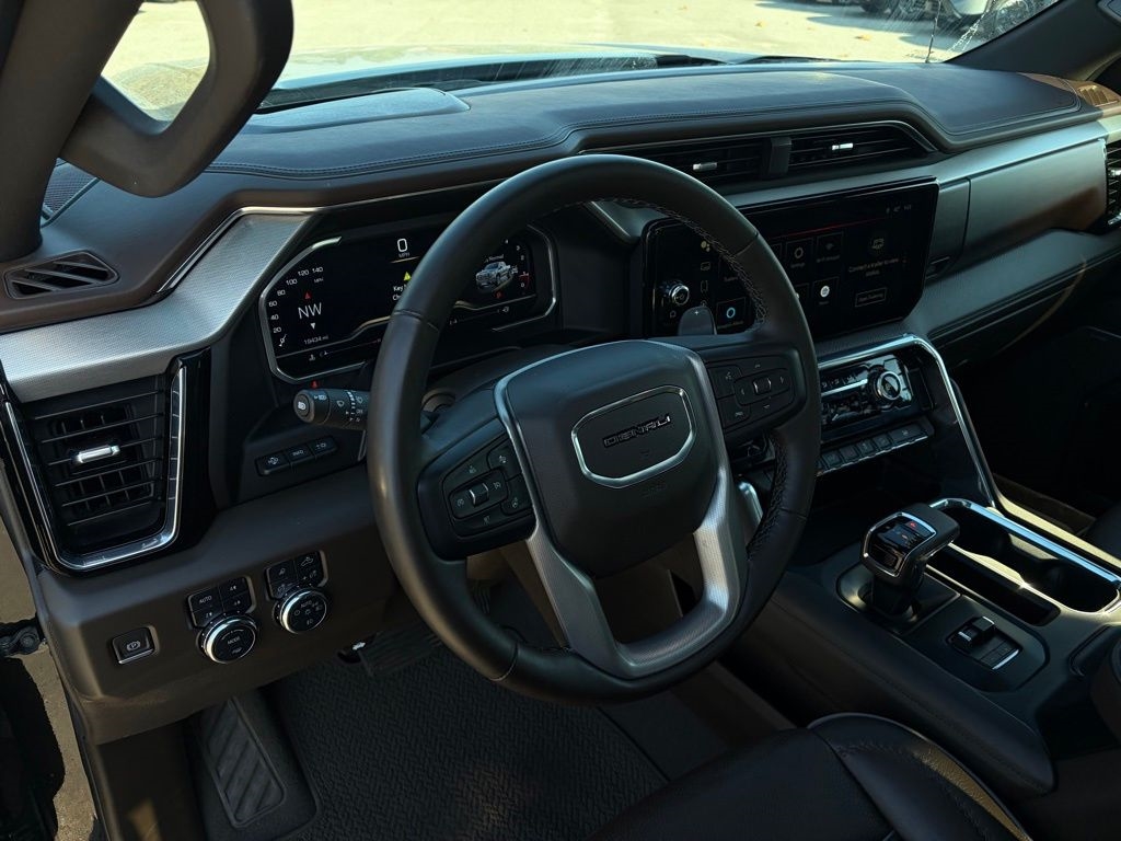 GMC Sierra 1500 Denali Crew Cab Short Box 4WD 2024