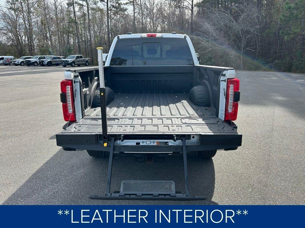 Ford F-350 SD King Ranch Crew Cab Long Bed 4WD 2024