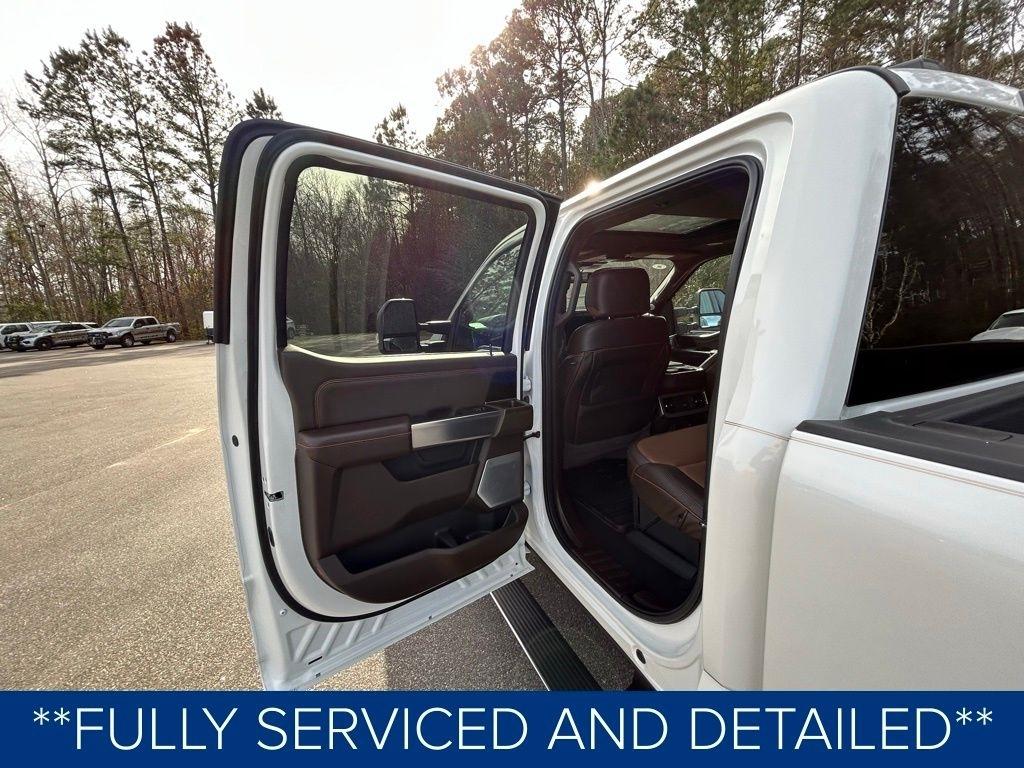 Ford F-350 SD King Ranch Crew Cab Long Bed 4WD 2024