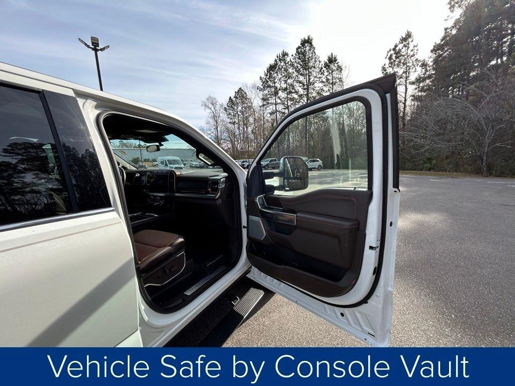 Ford F-350 SD King Ranch Crew Cab Long Bed 4WD 2024