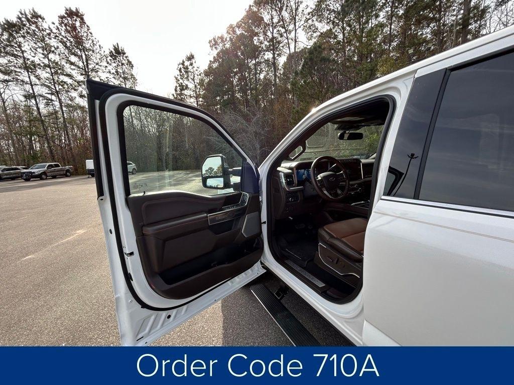 Ford F-350 SD King Ranch Crew Cab Long Bed 4WD 2024