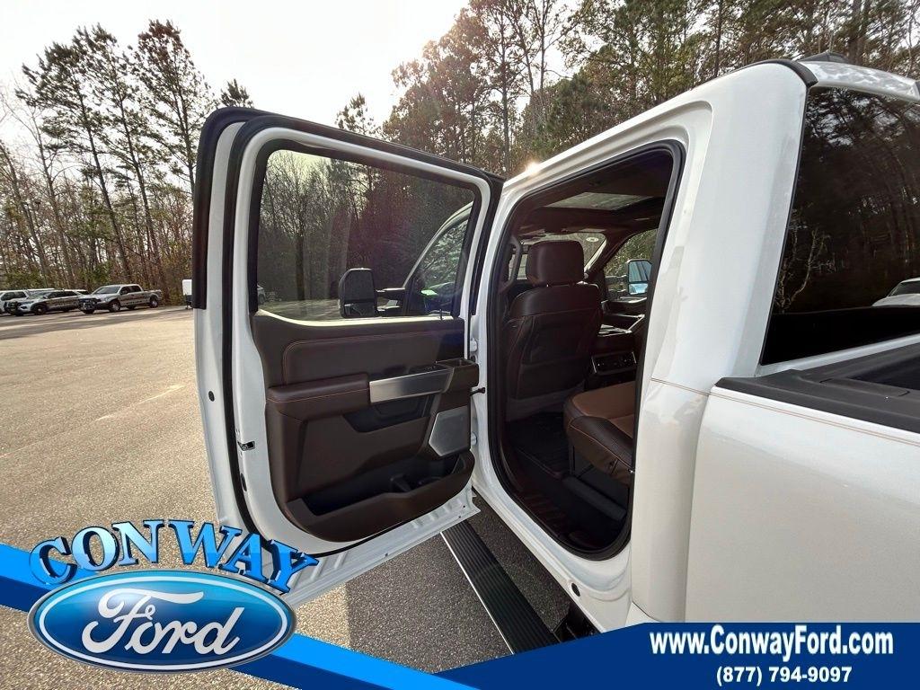 Ford F-350 SD King Ranch Crew Cab Long Bed 4WD 2024