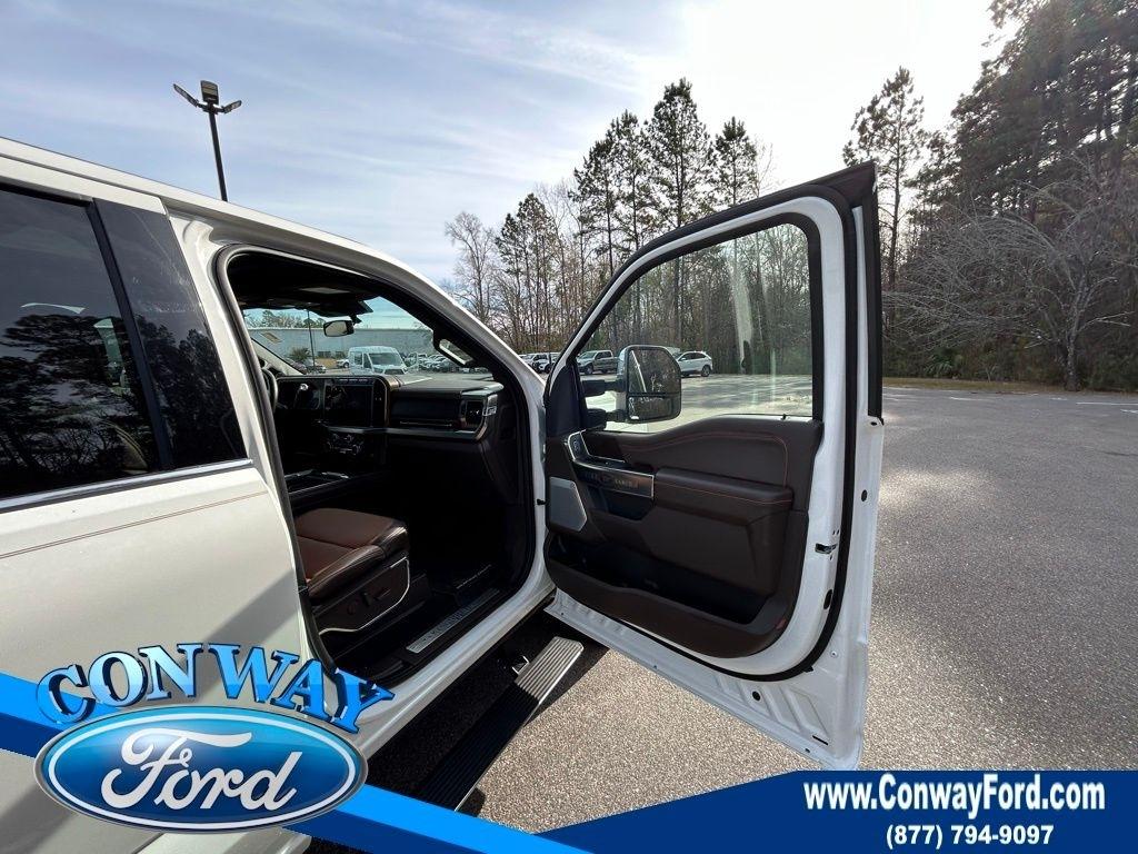 Ford F-350 SD King Ranch Crew Cab Long Bed 4WD 2024